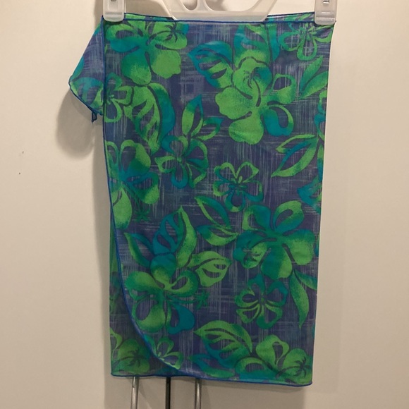 Blue and Green wrap ~ sheer and stretchy ~ size large ~ tropical ~ floral - Picture 3 of 6